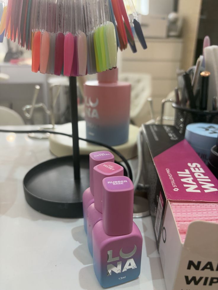 маникюр с декором